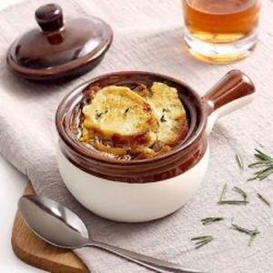 NWOT - 4 beautiful Ceramic Soup Crocks with lids!! And 2 matching gravy pours.